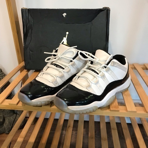 Nike Air Jordan 11’s Emerald Retro lows Size 6y